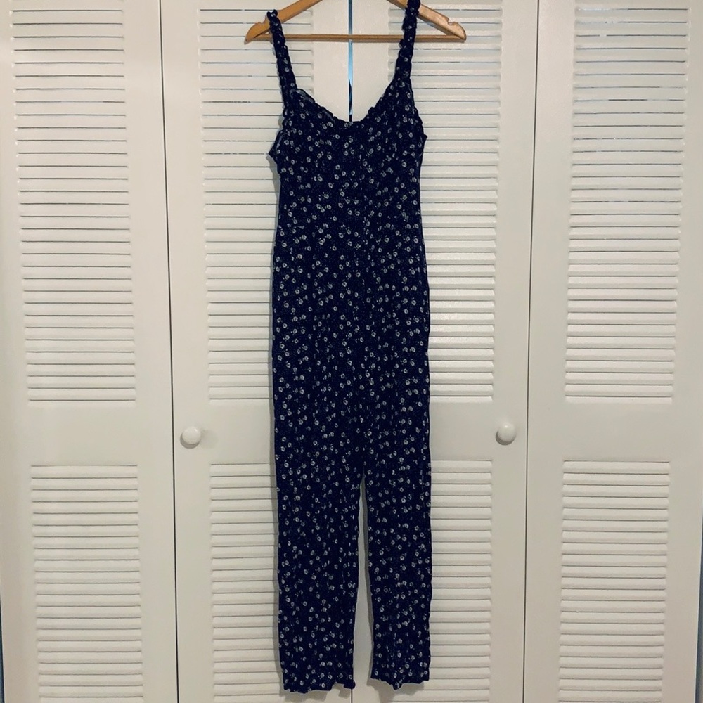 Navy floral jumpsuit - Urban Outfitters